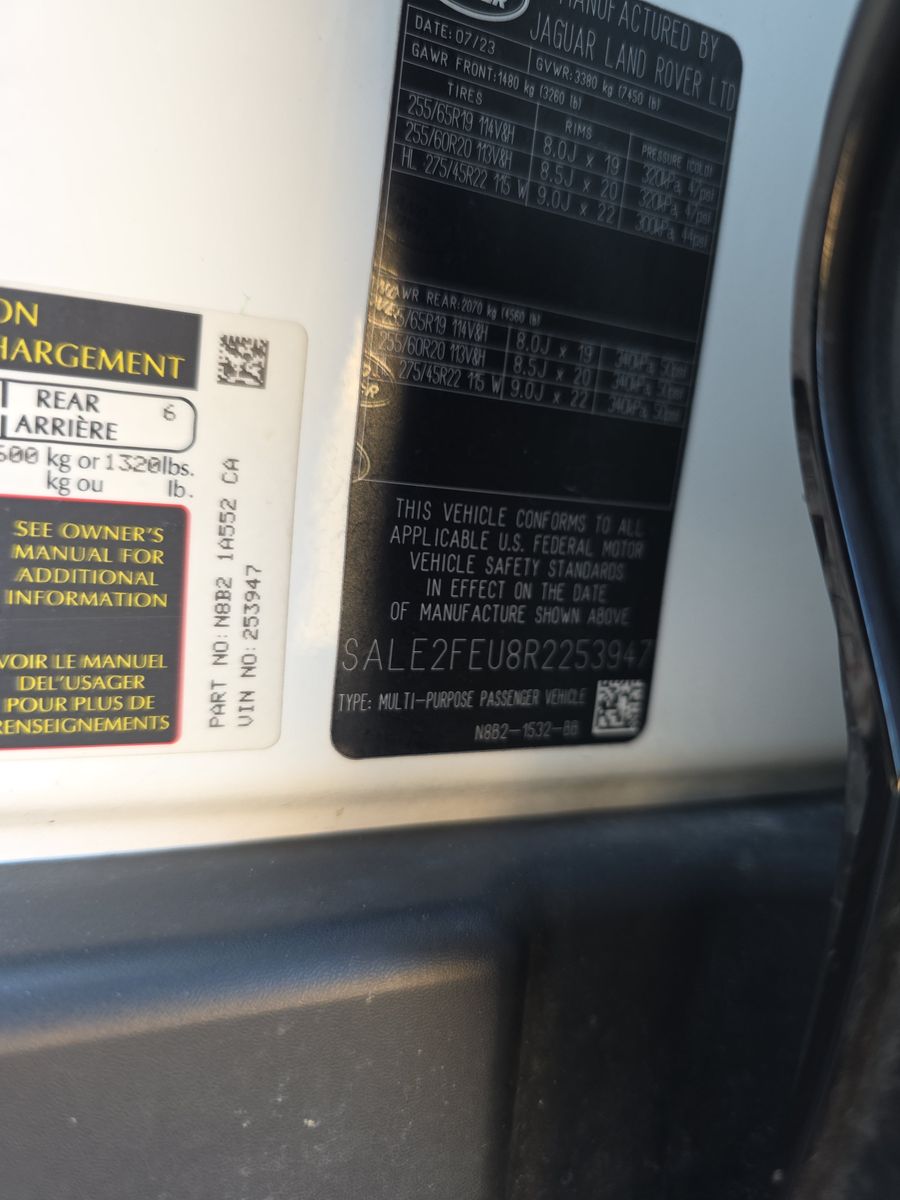 2024 Land Rover Defender 130 X-Dynamic SE AWD