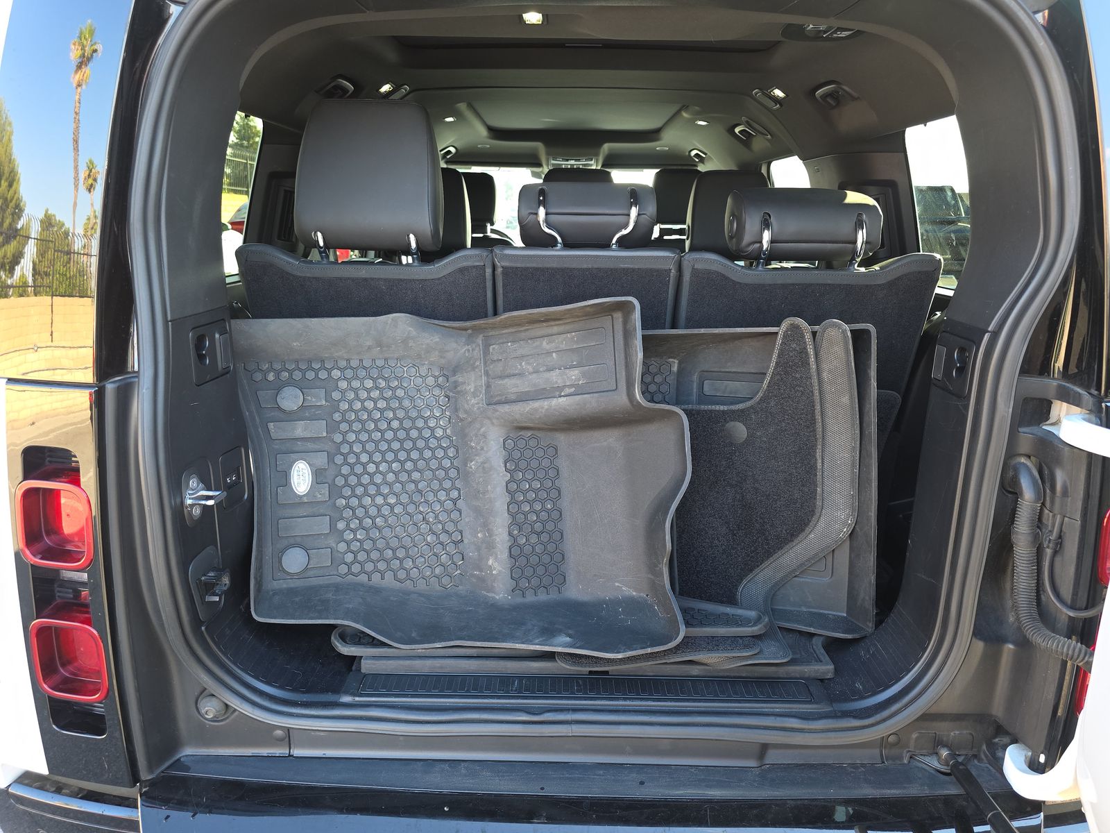 2024 Land Rover Defender 130 X-Dynamic SE AWD