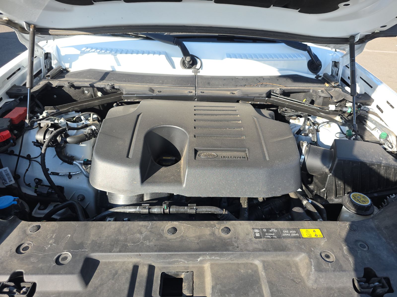 2024 Land Rover Defender 130 X-Dynamic SE AWD