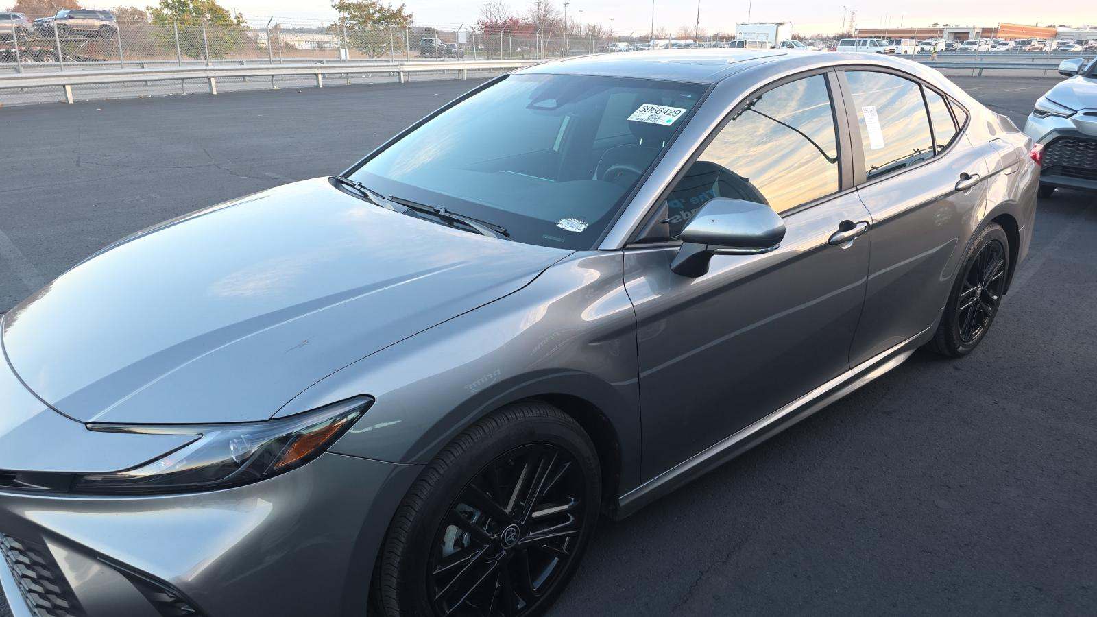 2025 Toyota Camry SE FWD