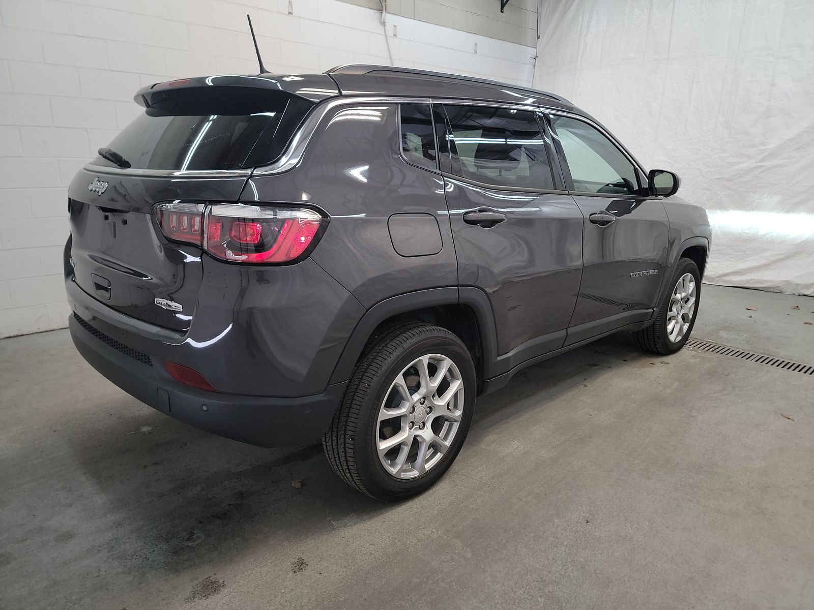 2024 Jeep Compass Latitude Lux AWD