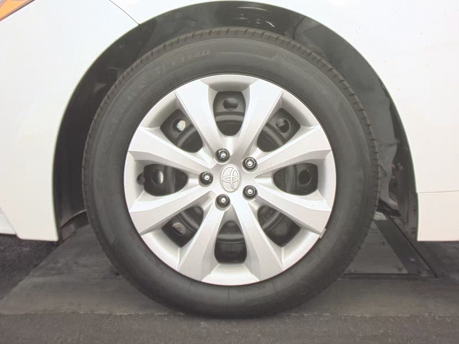 2025 Toyota Corolla LE FWD