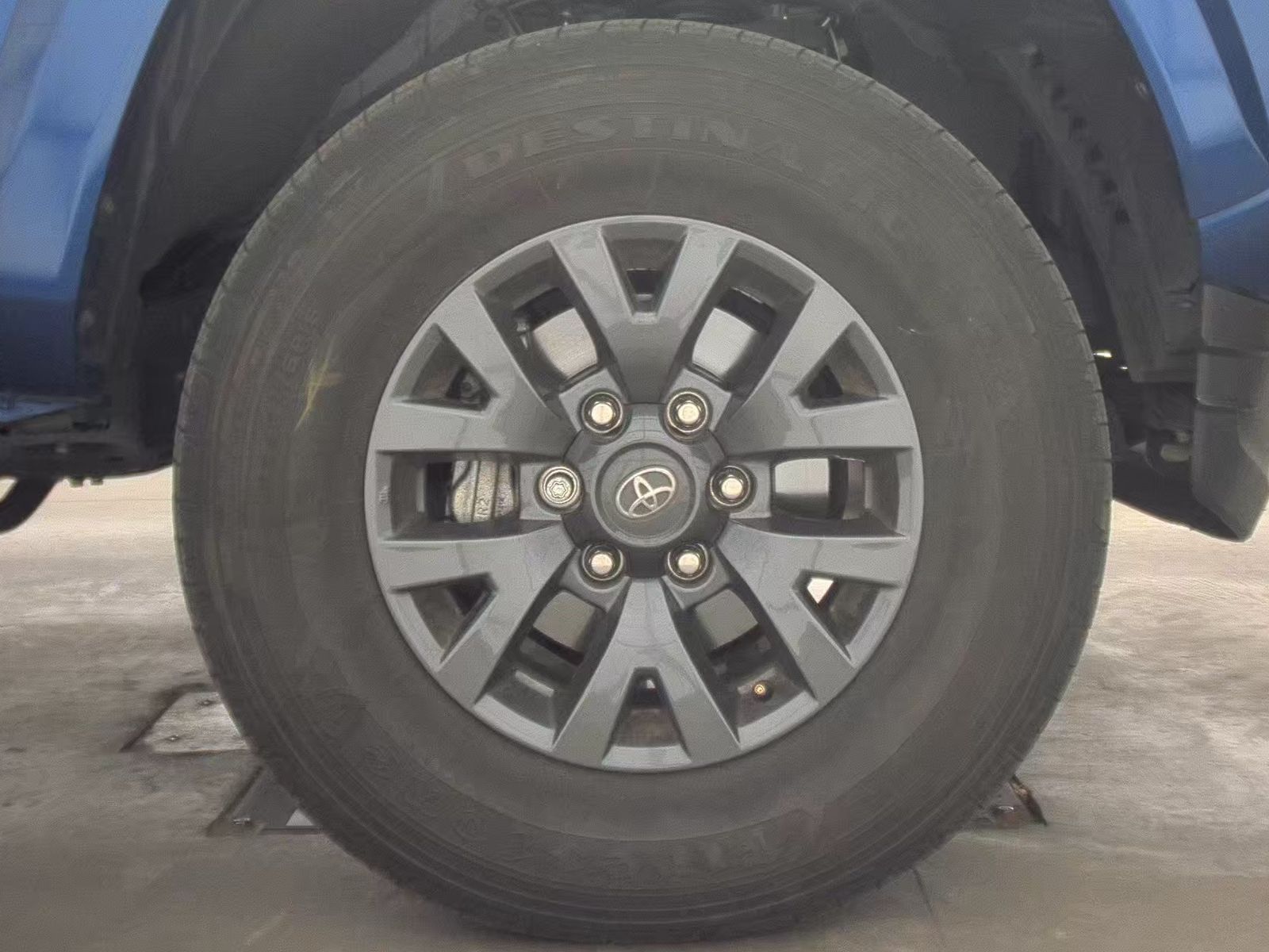 2023 Toyota Tacoma SR5 AWD