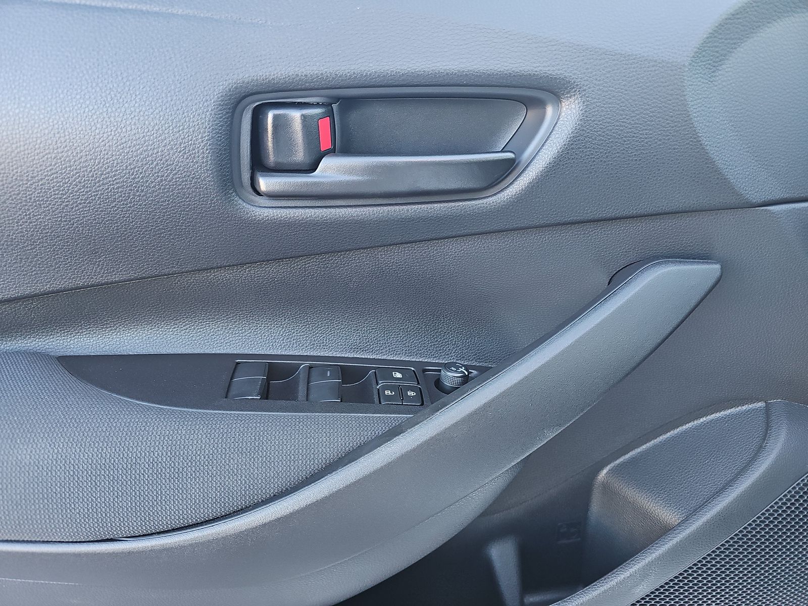 2025 Toyota Corolla LE FWD