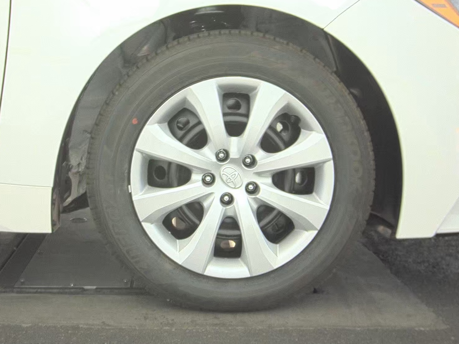 2025 Toyota Corolla LE FWD