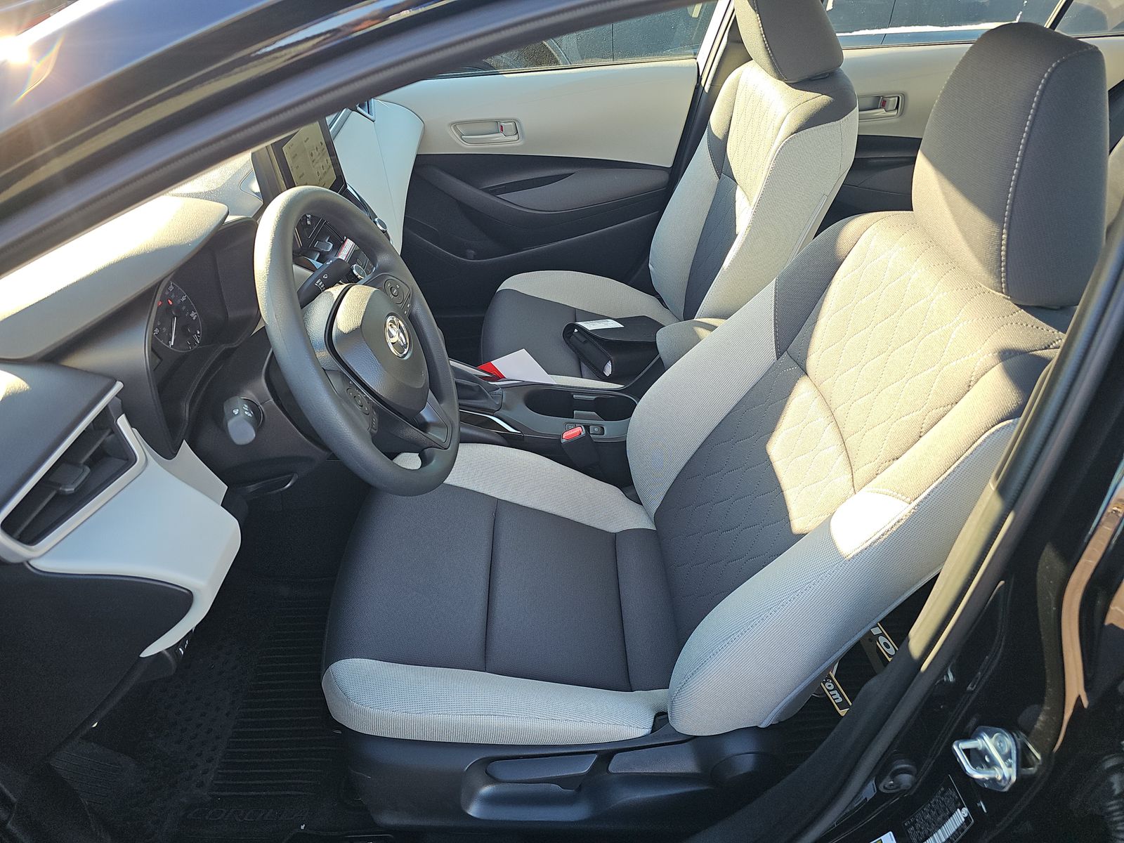 2025 Toyota Corolla LE FWD