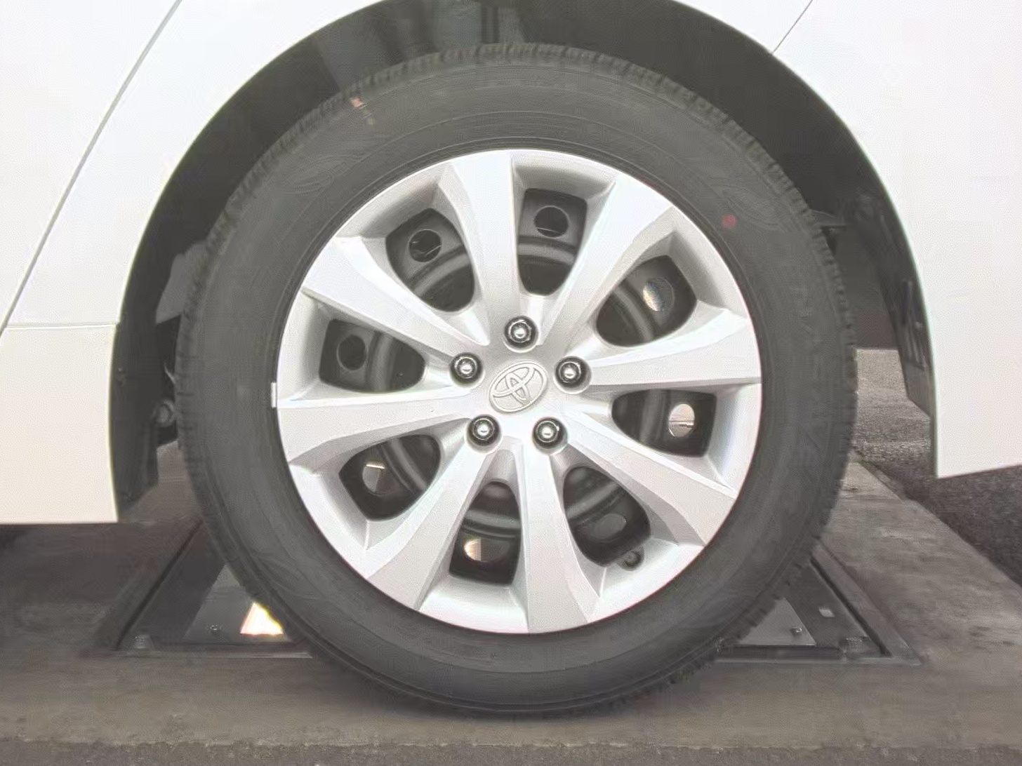 2025 Toyota Corolla LE FWD