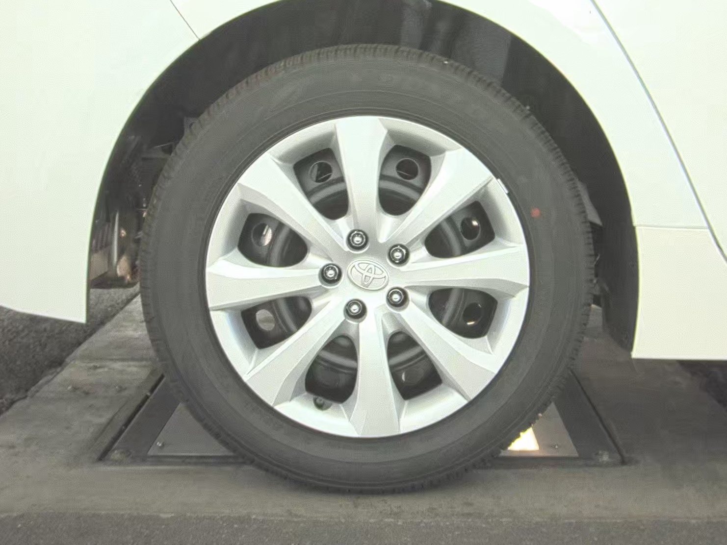 2025 Toyota Corolla LE FWD