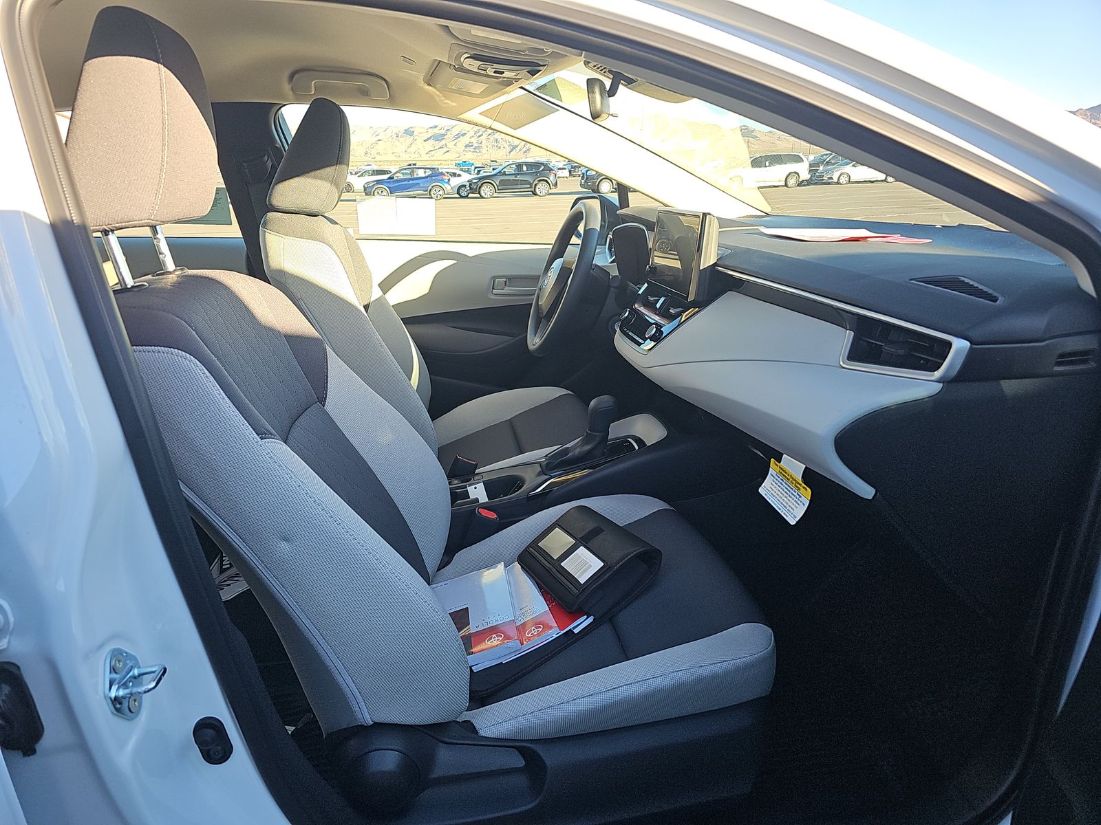 2025 Toyota Corolla LE FWD