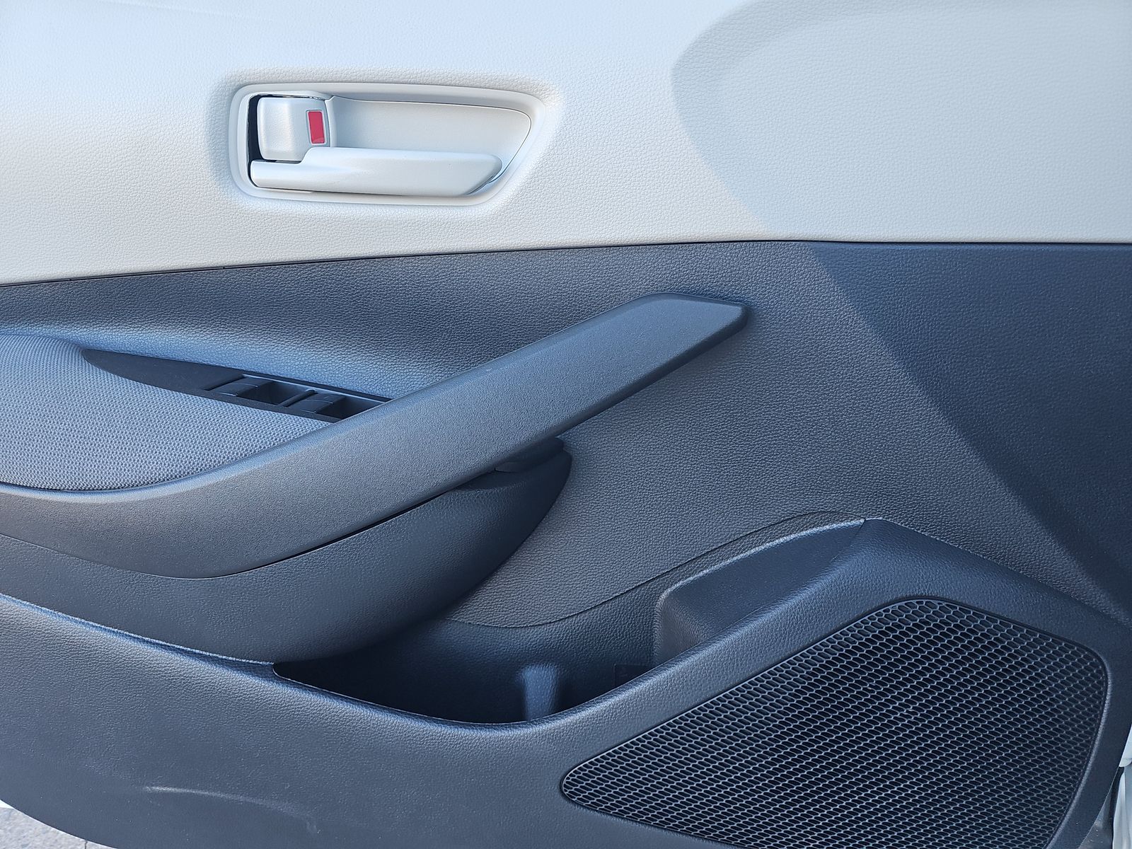 2025 Toyota Corolla LE FWD