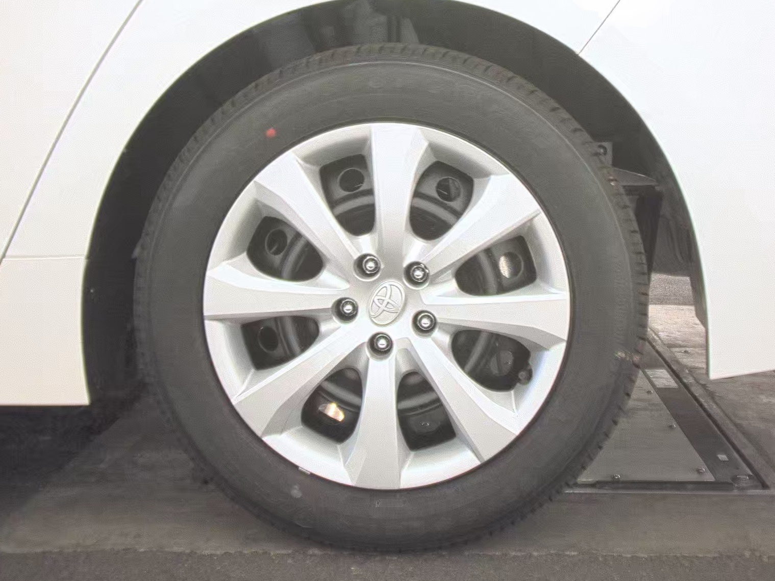 2025 Toyota Corolla LE FWD