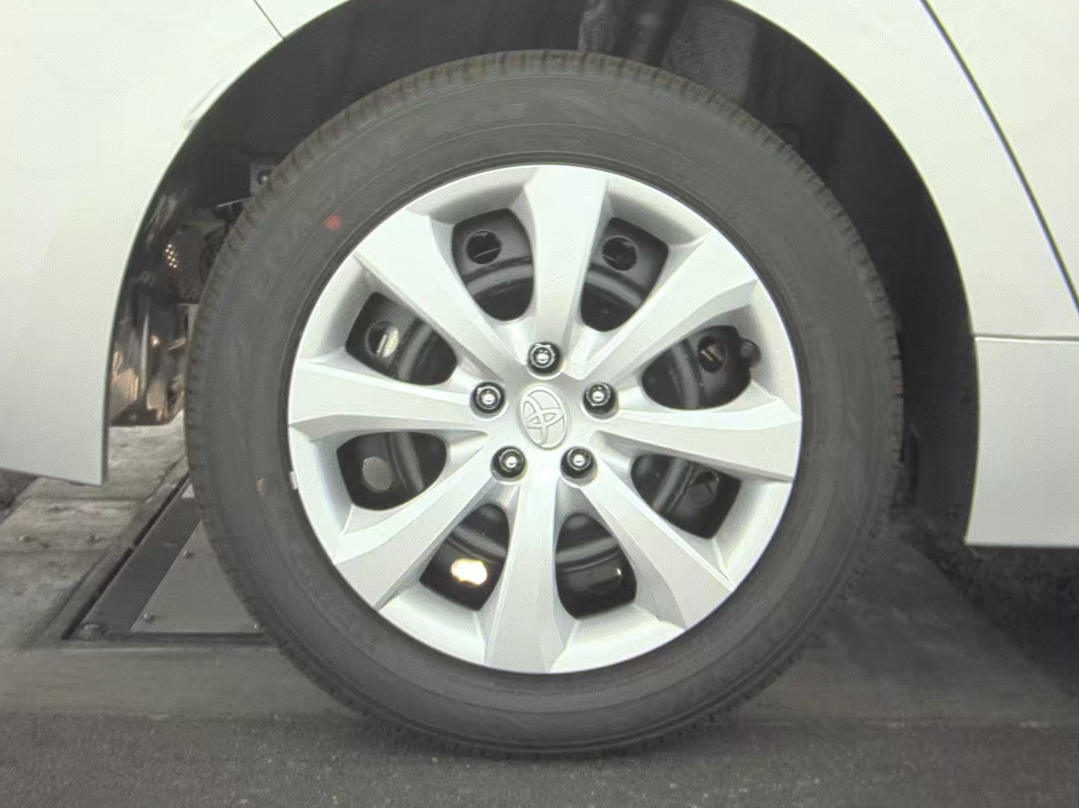 2025 Toyota Corolla LE FWD