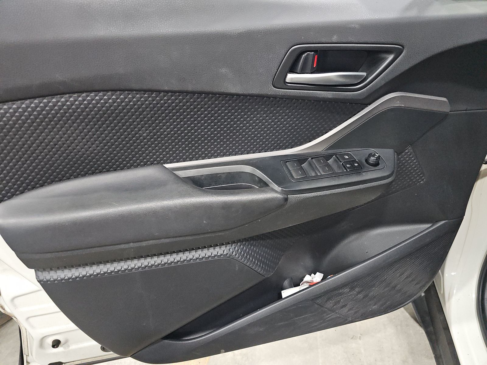 2020 Toyota C-HR LE FWD