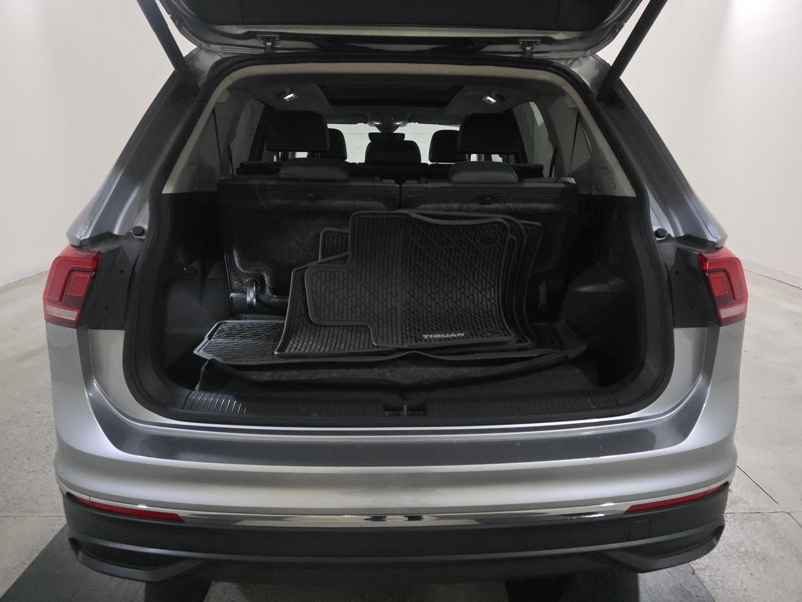 2024 Volkswagen Tiguan 2.0T SE FWD