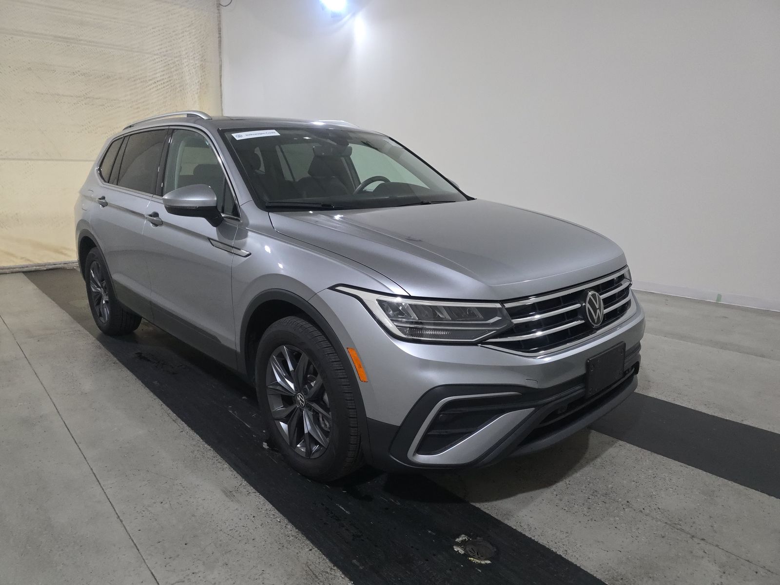 2024 Volkswagen Tiguan 2.0T SE FWD