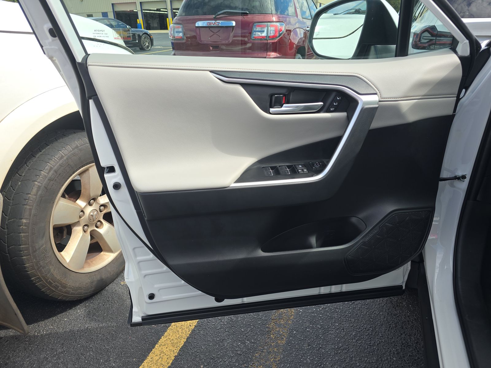 2025 Toyota RAV4 Limited FWD