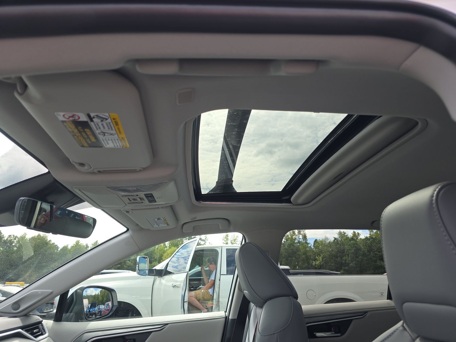 2025 Toyota RAV4 Limited FWD