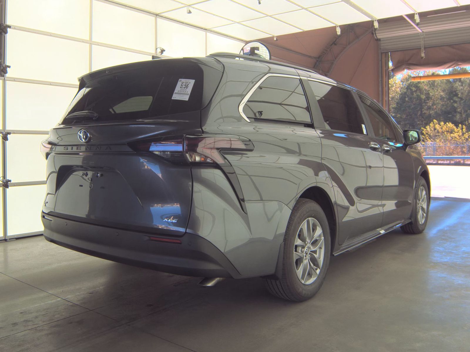 2025 Toyota Sienna XLE FWD