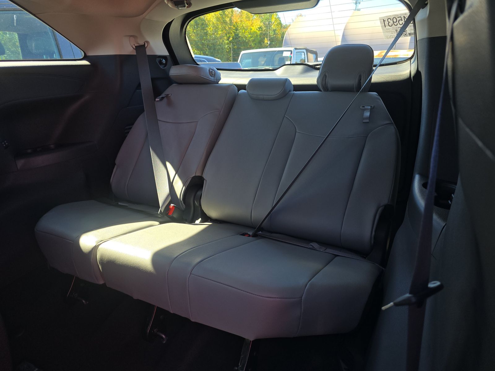 2025 Toyota Sienna XLE FWD