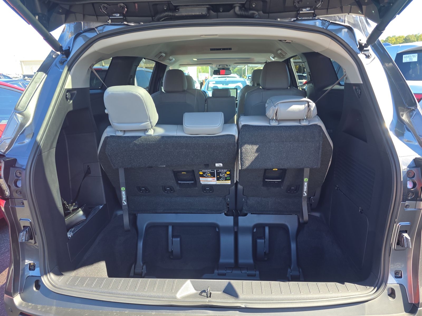 2025 Toyota Sienna XLE FWD