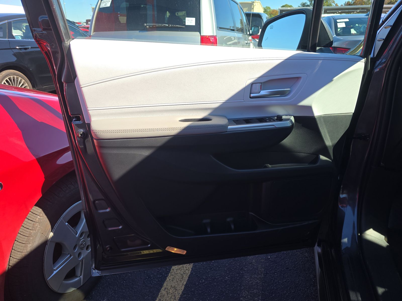 2025 Toyota Sienna XLE FWD