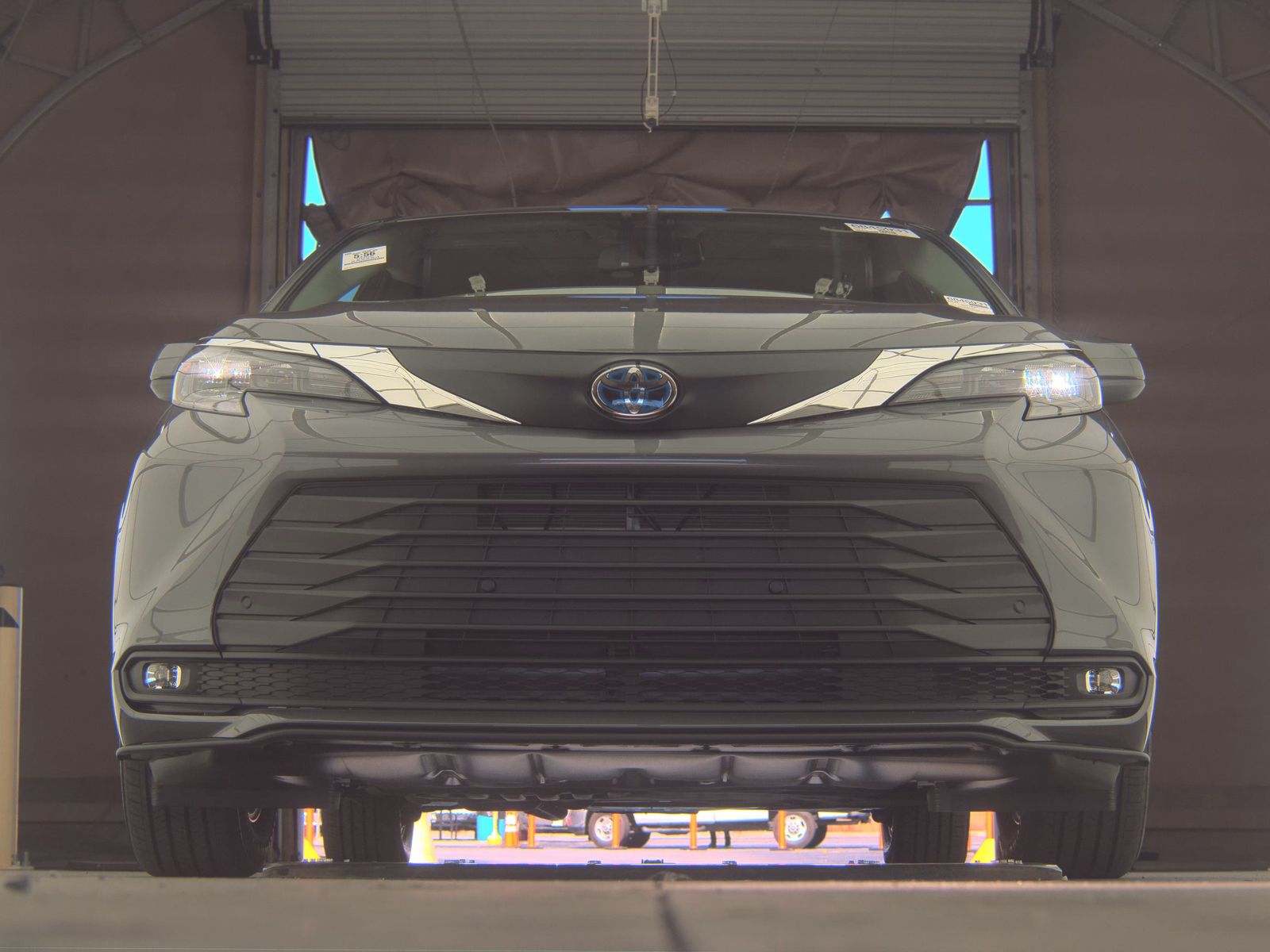 2025 Toyota Sienna XLE FWD