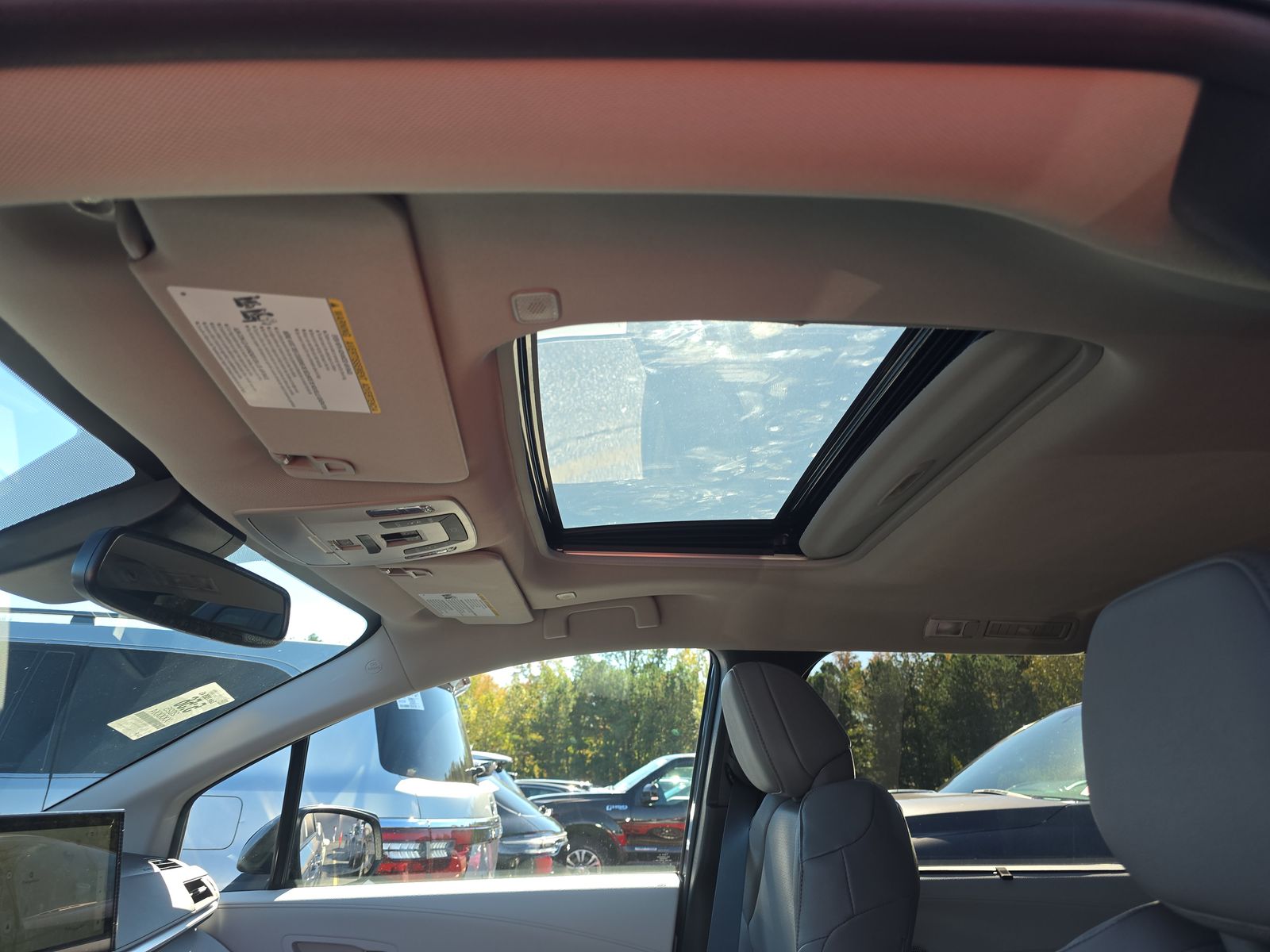 2025 Toyota Sienna XLE FWD