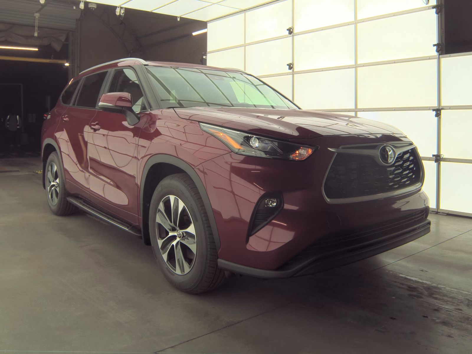 2025 Toyota Highlander XLE FWD