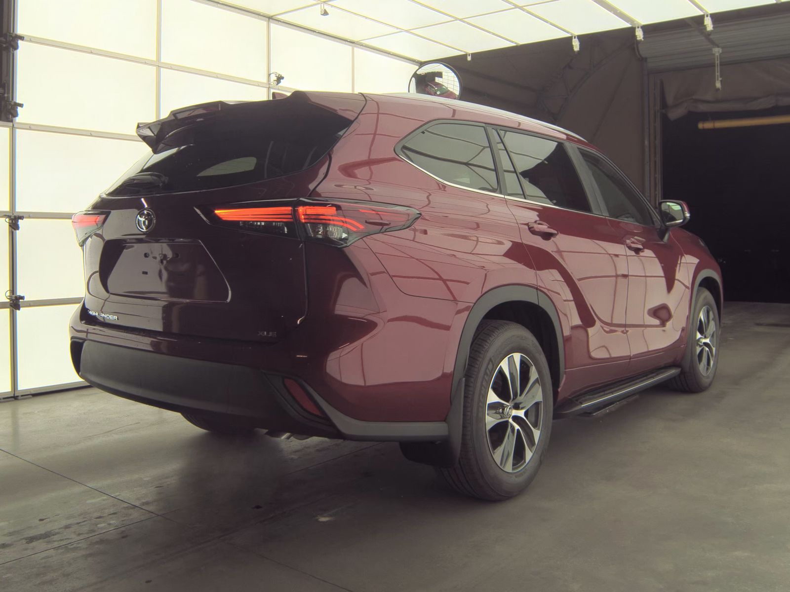 2025 Toyota Highlander XLE FWD