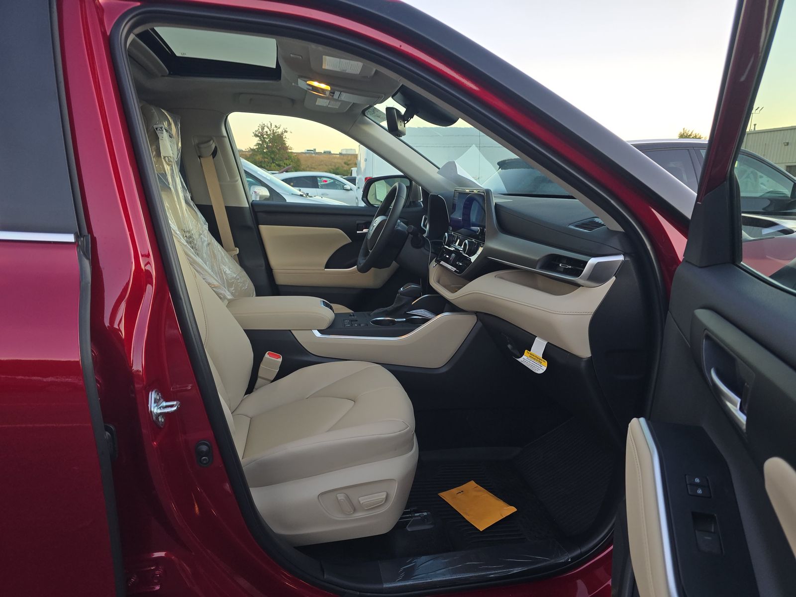 2025 Toyota Highlander XLE FWD