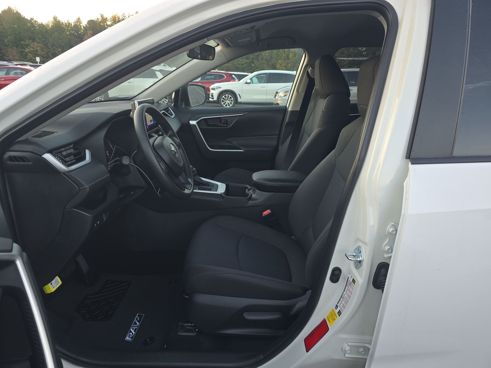 2025 Toyota RAV4 LE FWD