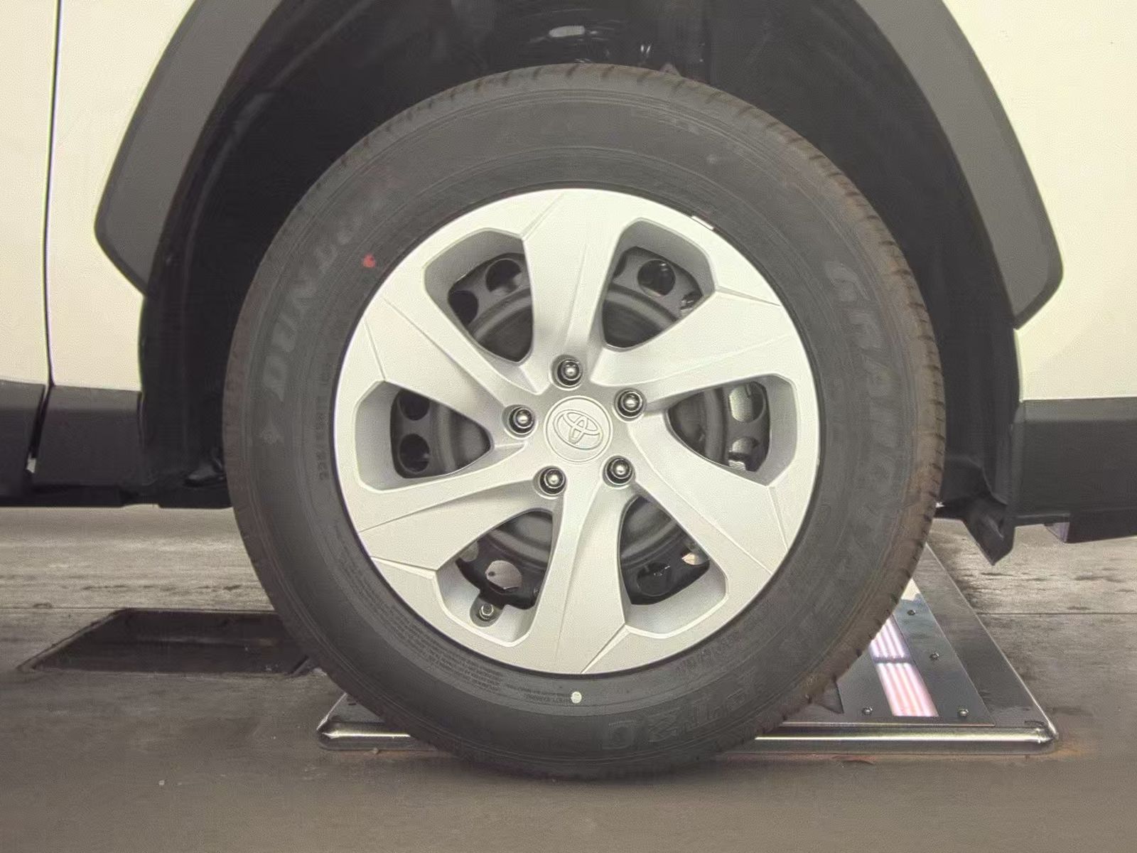 2025 Toyota RAV4 LE FWD