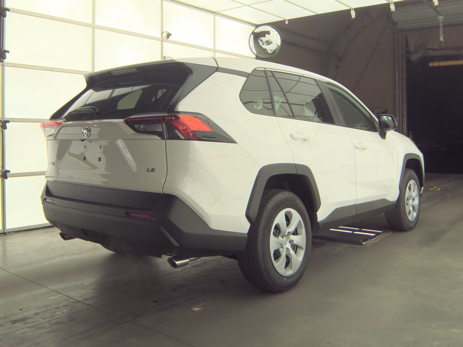 2025 Toyota RAV4 LE FWD