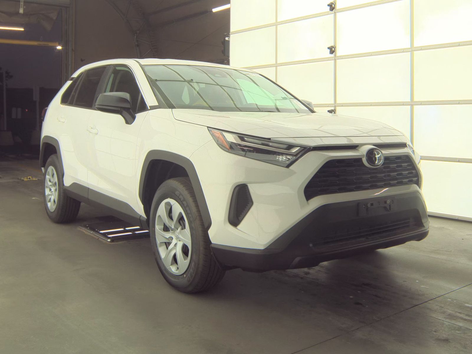 2025 Toyota RAV4 LE FWD