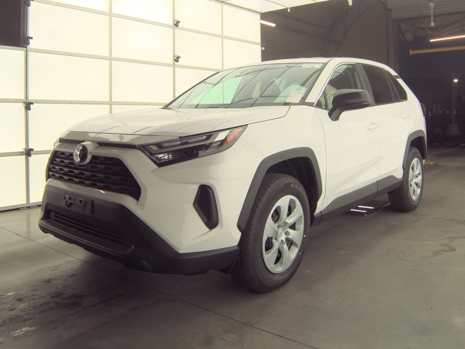 2025 Toyota RAV4 LE FWD