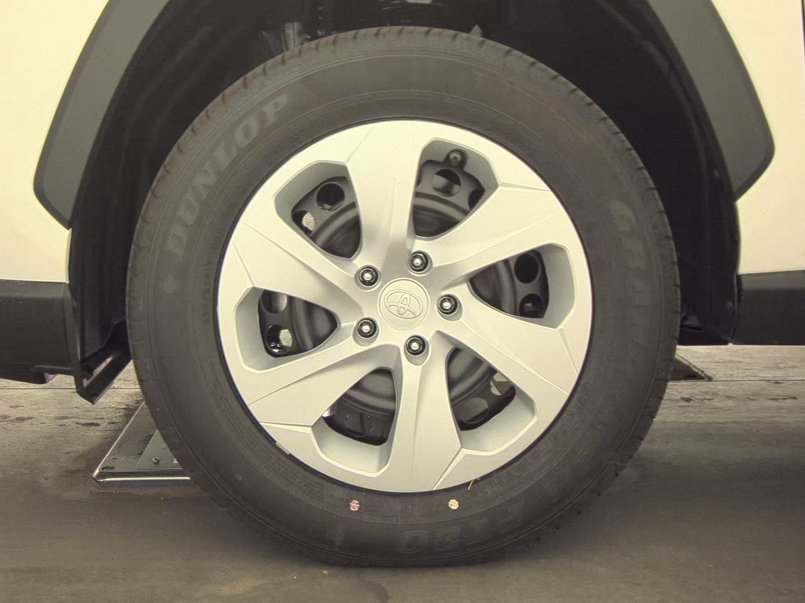 2025 Toyota RAV4 LE FWD