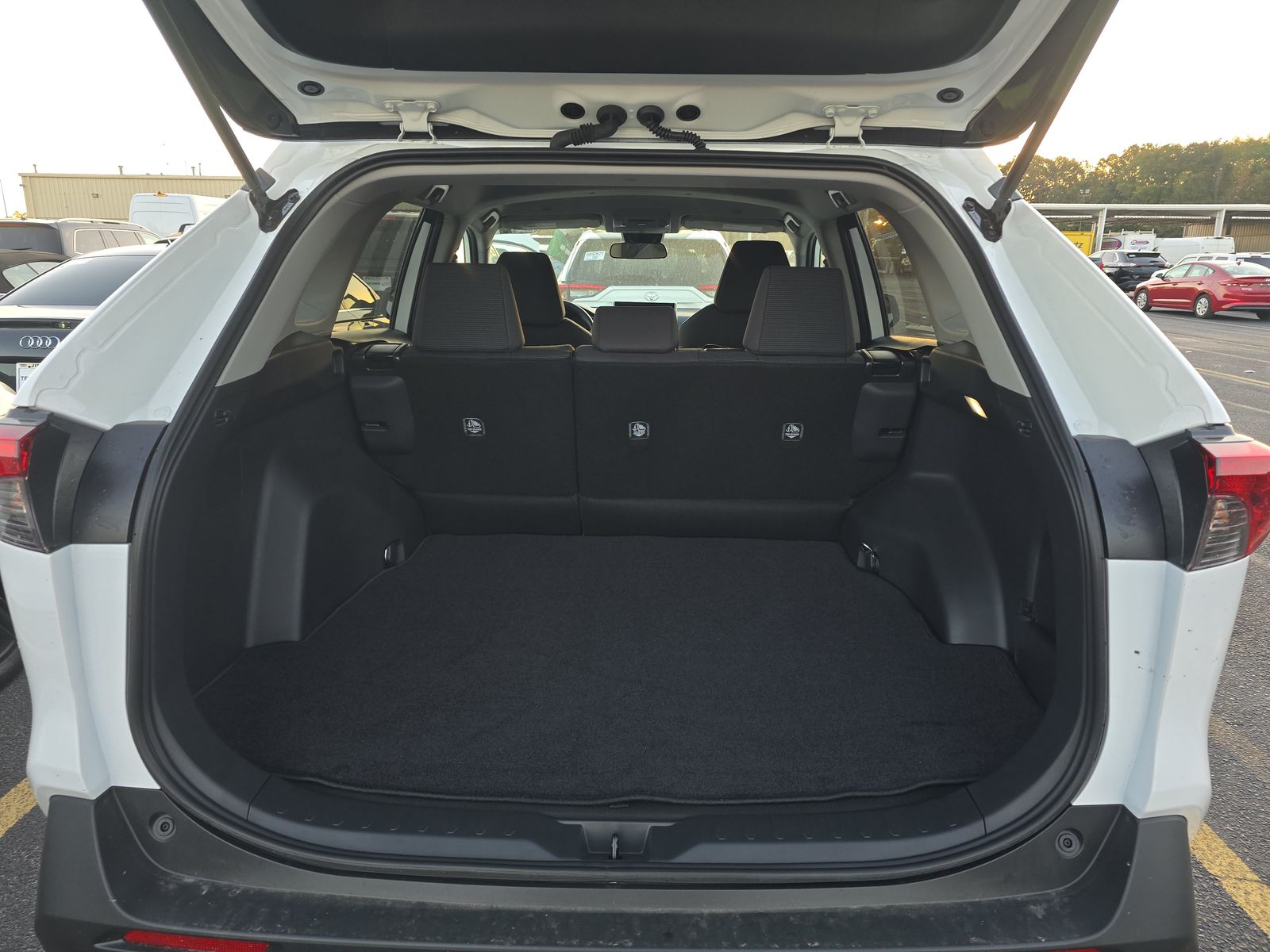 2025 Toyota RAV4 LE FWD