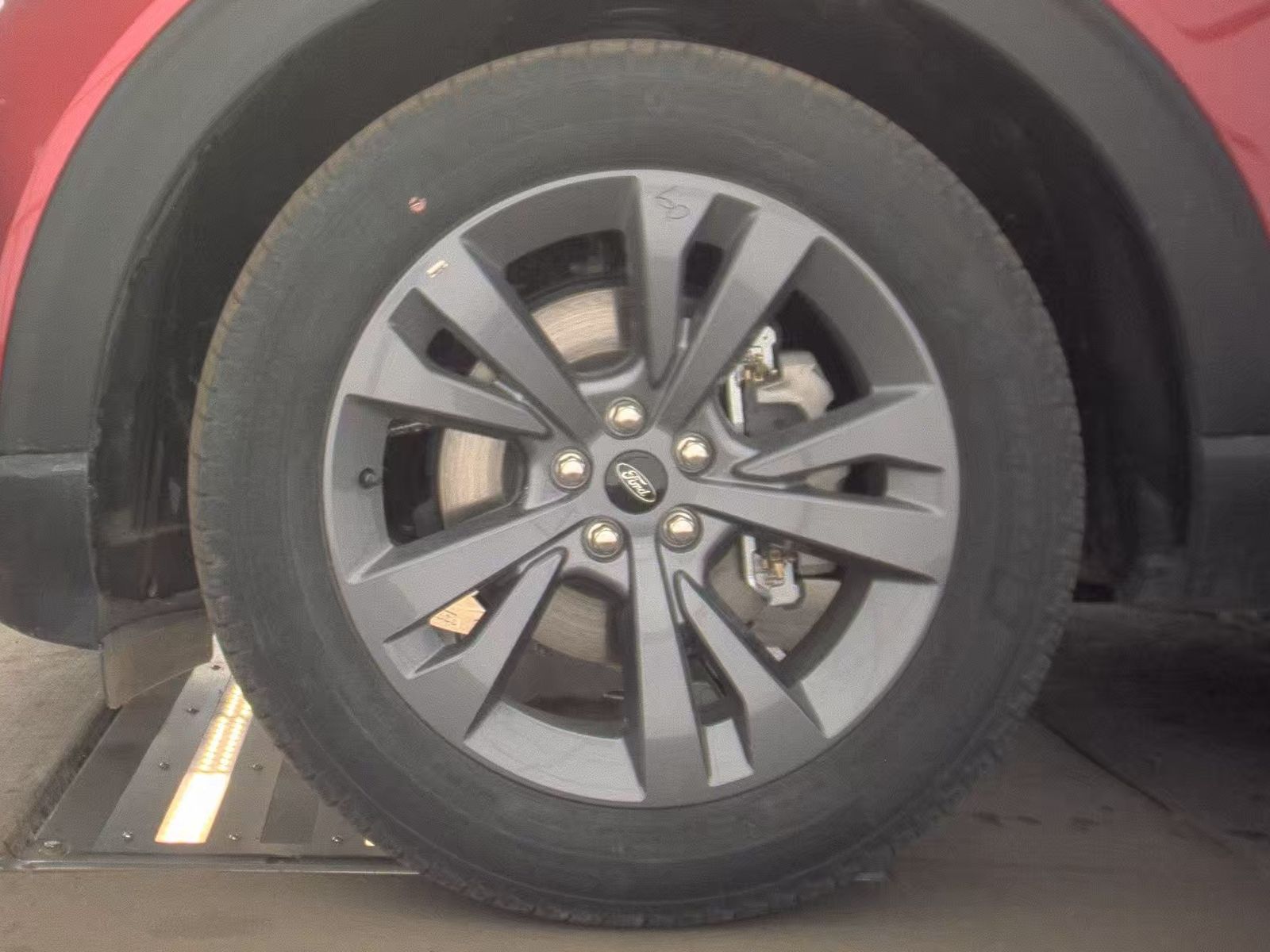 2024 Ford Explorer XLT RWD