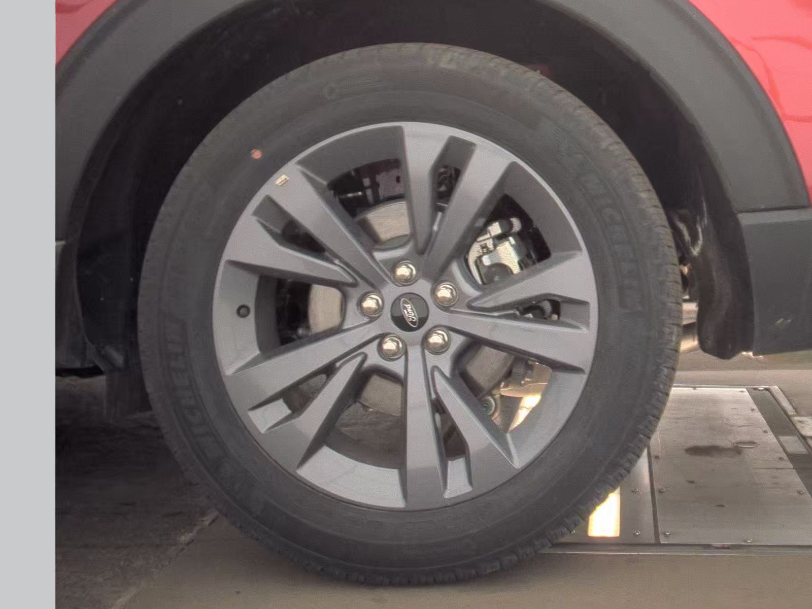 2024 Ford Explorer XLT RWD