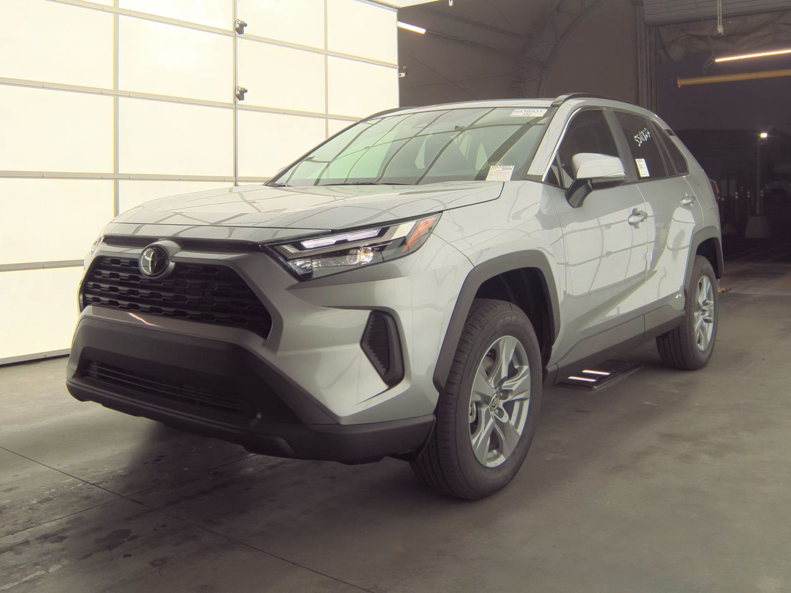 2025 Toyota RAV4 Hybrid XLE AWD