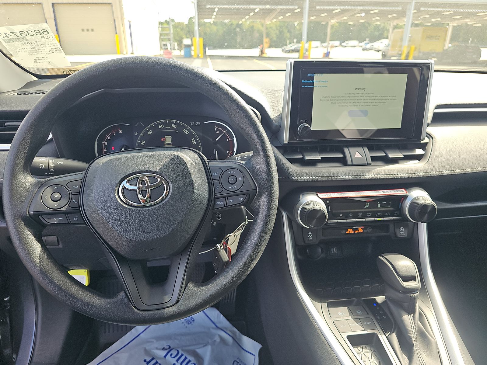 2025 Toyota RAV4 LE FWD