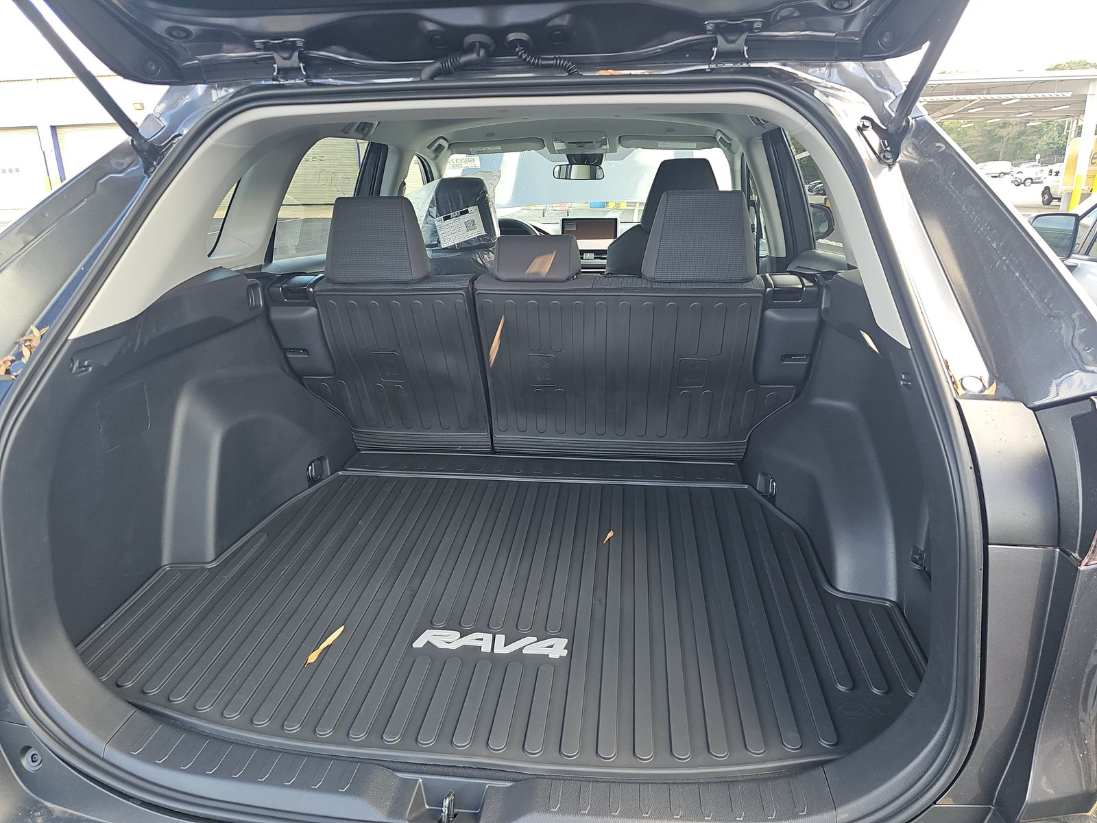 2025 Toyota RAV4 LE FWD