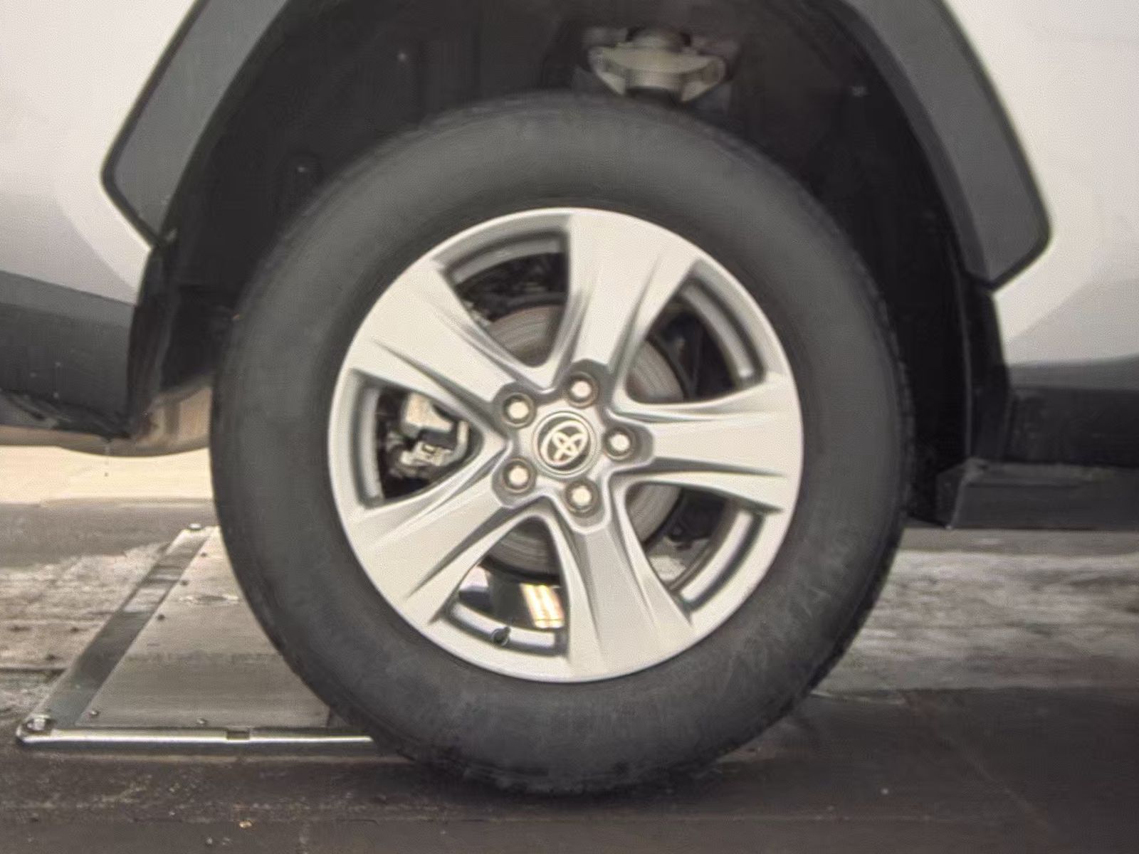 2023 Toyota RAV4 XLE AWD