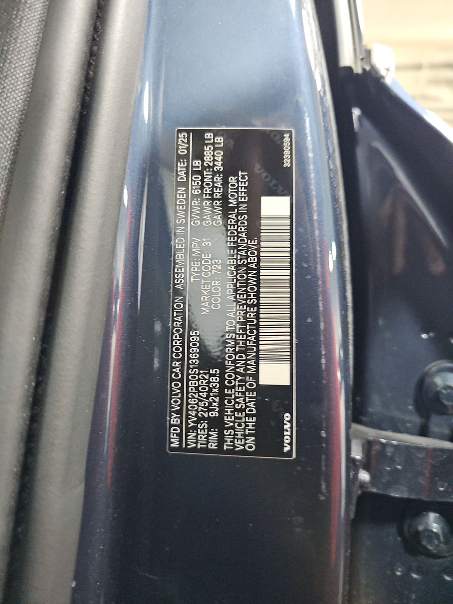 2025 Volvo XC90 B6 Plus AWD