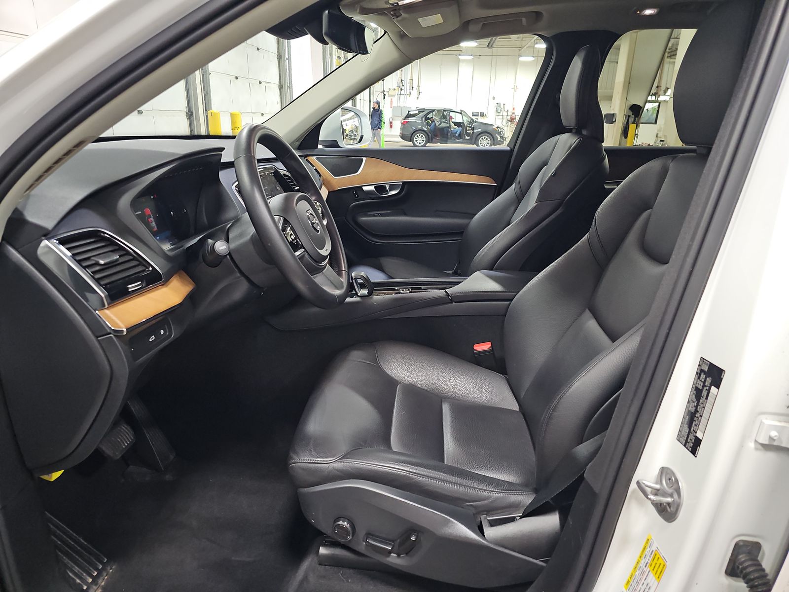 2024 Volvo XC90 Recharge T8 Plus AWD