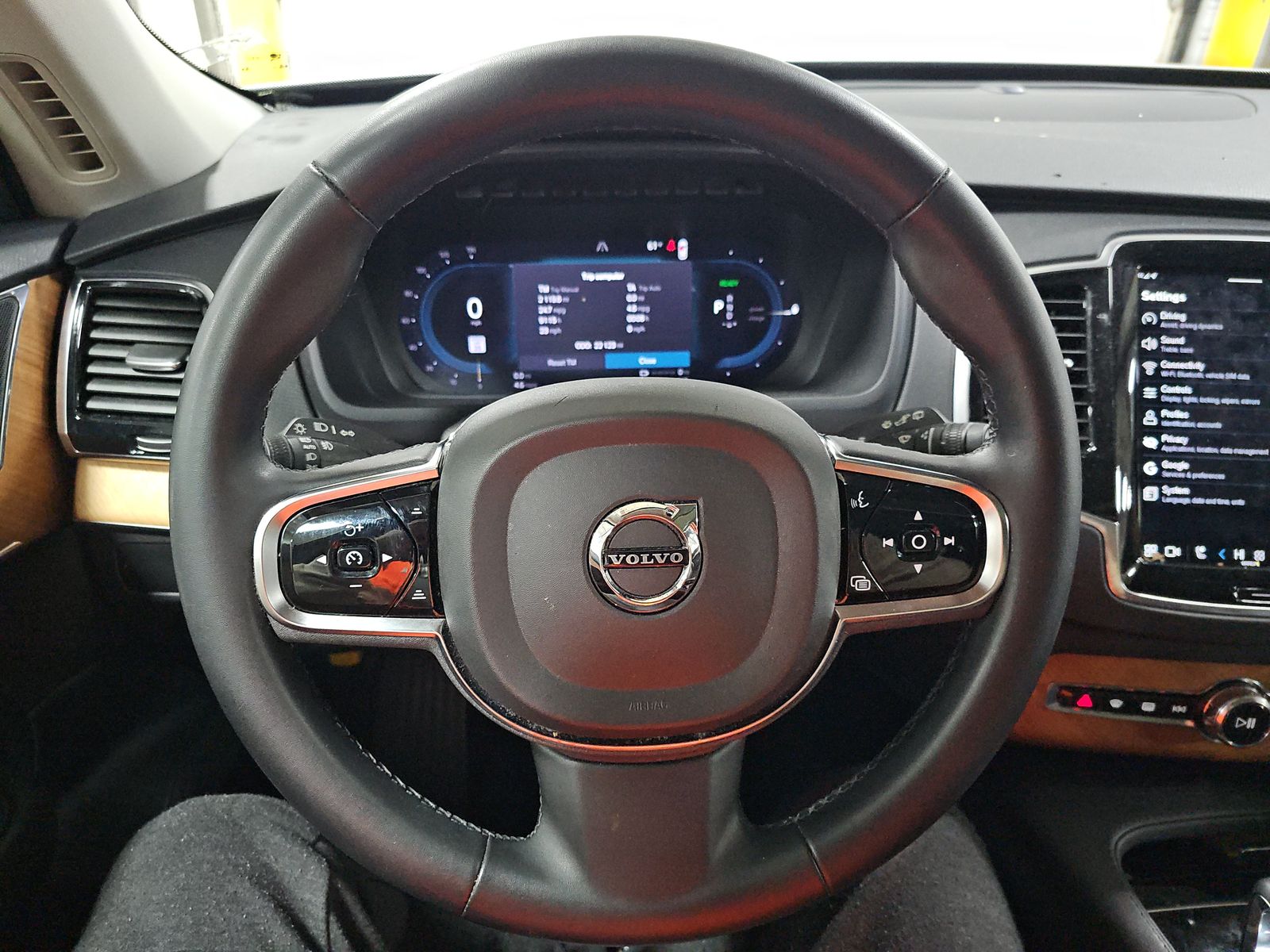 2024 Volvo XC90 Recharge T8 Plus AWD