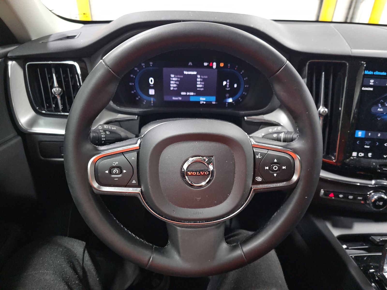 2024 Volvo XC60 B5 Core AWD