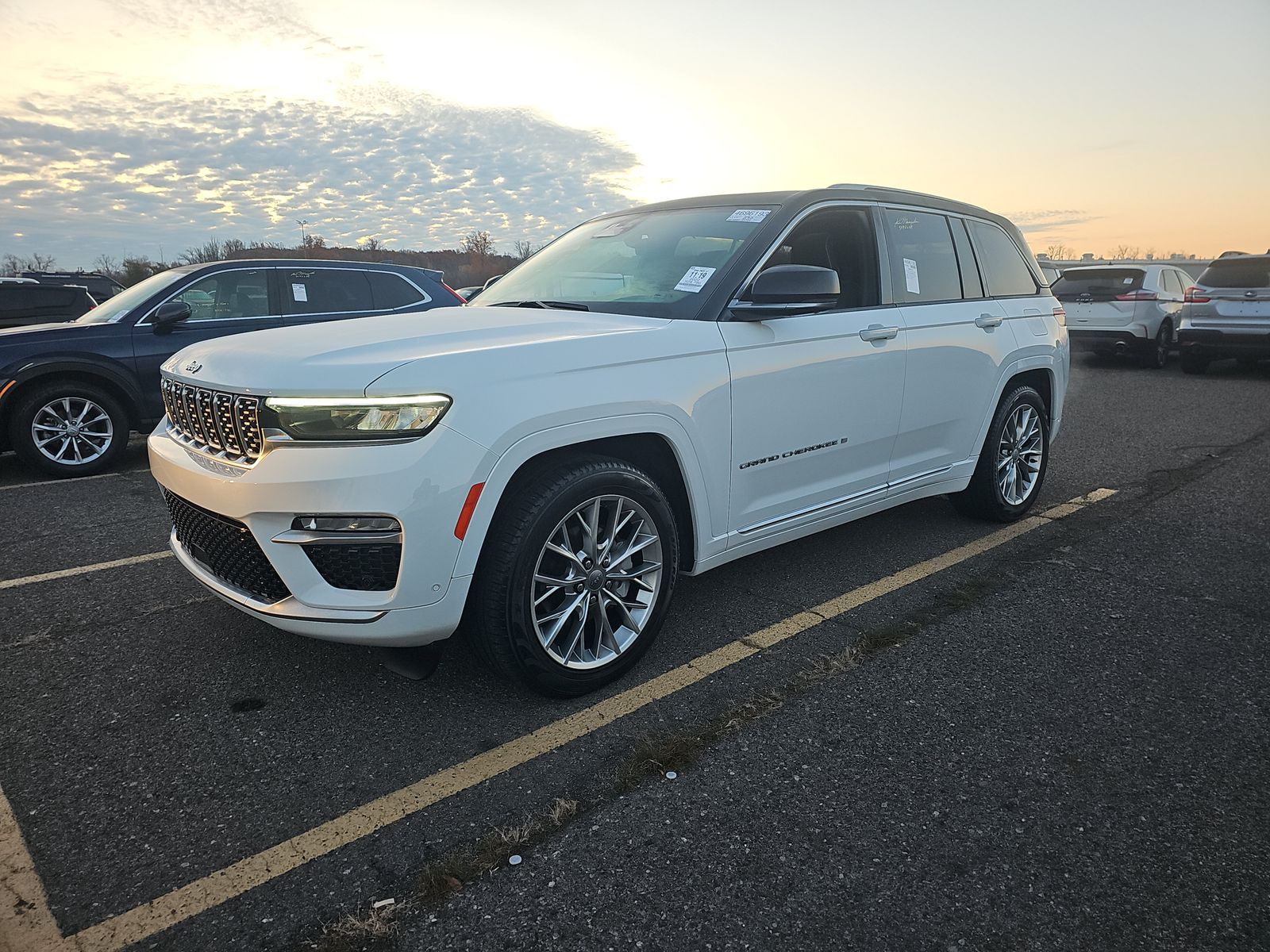 2022 Jeep Grand Cherokee Summit AWD
