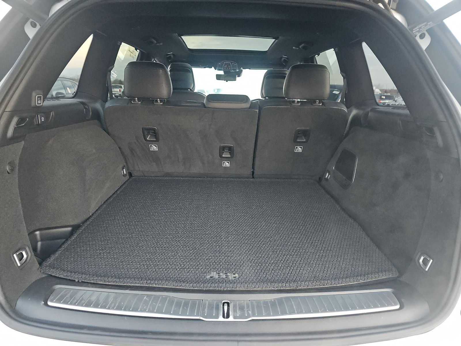 2022 Jeep Grand Cherokee Summit AWD