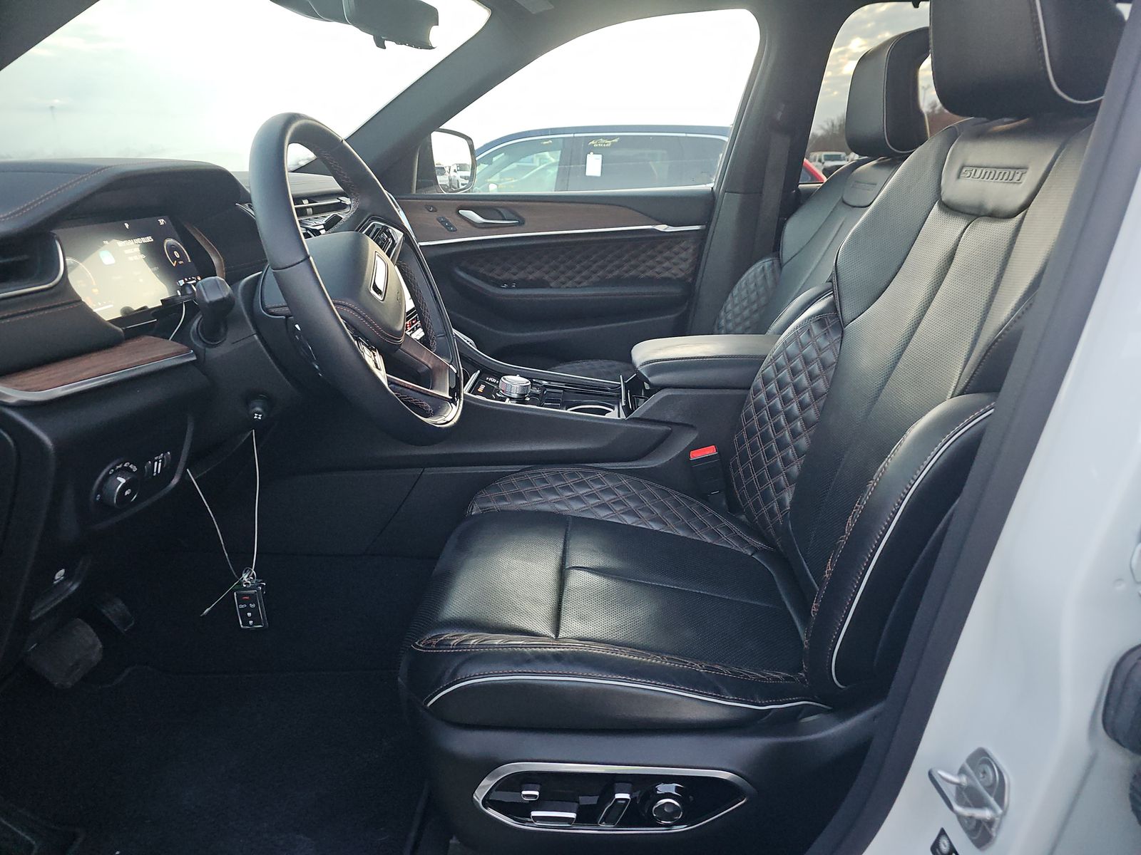 2022 Jeep Grand Cherokee Summit AWD